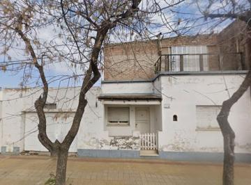 Casa · 178m² · 4 Ambientes · 1 Cochera · Casa en Venta en Pergamino