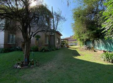 Casa · 279m² · 4 Ambientes · 3 Cocheras · Casa - Unquillo - Tres Dorm. - Bº Residencial