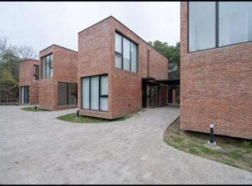 Casa · 78m² · 2 Ambientes · 2 Cocheras · Villa Allende - Complejo Cerrado - Impecable