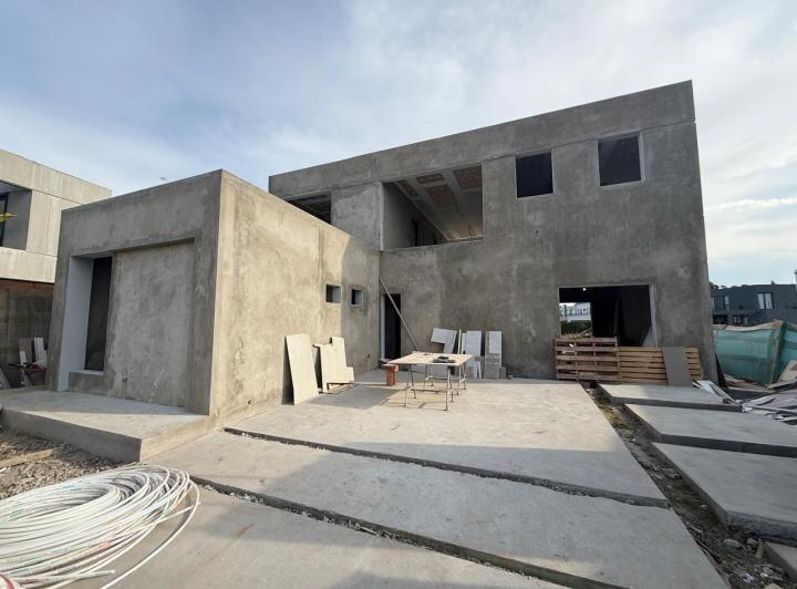 Casa · 226m² · 4 Ambientes · 2 Cocheras
