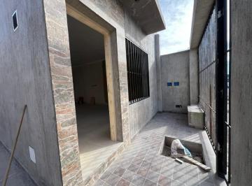 Casa · 75m² · 3 Ambientes · 1 Cochera · Venta Casa Dos Dorm. Carrodilla