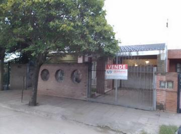Casa de 5 ambientes, Córdoba · 3 Dorm. Garage 2 Autos - Amplia y en Excelente Estado