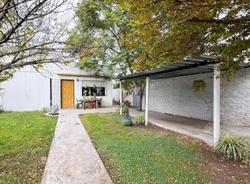 Casa · 100m² · 3 Ambientes · 2 Cocheras · Casa en Venta 3 Ambientes en Merlo