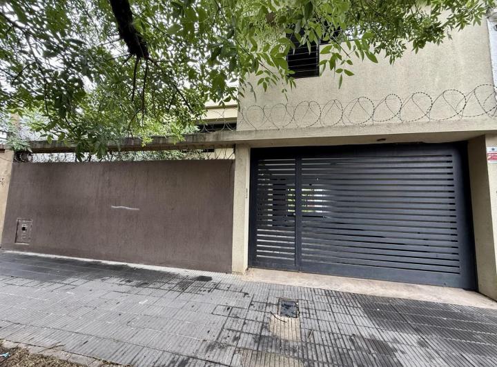 Casa · 300m² · 10 Ambientes · 3 Cocheras