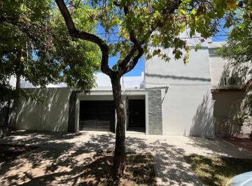 Departamento de 4 ambientes, Rafaela · Departamento Amplio con Cochera