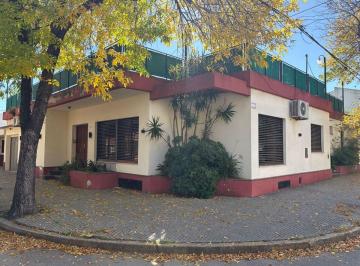 Casa de 6 ambientes, Pergamino · Casa en Pleno Centro de Pergamino, Calle Pinto 300 Ubicada en Esquina con Doble Ingreso