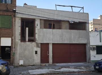 Casa · 135m² · 4 Ambientes · 2 Cocheras · Venta Casa de Estilo Arquitectónico a Terminar - Lourdes