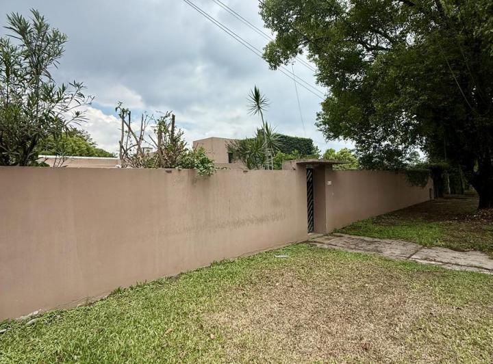 Casa · 220m² · 3 Dormitorios · 3 Cocheras