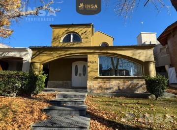 Casa · 380m² · 10 Ambientes · 1 Cochera · Insa Propiedades Ofrece Casa a Estrenar en Palmares