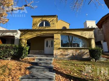 Casa · 380m² · 10 Ambientes · 1 Cochera · Insa Propiedades Ofrece Casa a Estrenar en Palmares