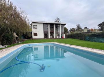 Casa · 813m² · 3 Ambientes · 3 Cocheras · Casa 3 Amb con Parque y Pileta. Sierra de Los Padres