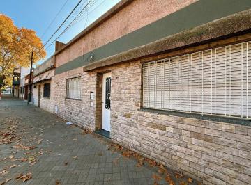 Casa · 60m² · 4 Ambientes · Uriburu 728 - Casa de 2 Dorm. en Alquiler - Las Heras, Rosario