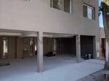 Casa · 64m² · 3 Ambientes · 1 Cochera · Venta Duplex Maipú Luzuriaga