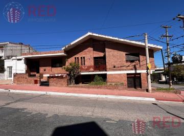 Casa · 470m² · 12 Ambientes · 5 Cocheras · Casa con Dos Locales en Venta - San Vicente