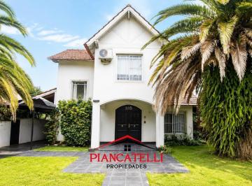Casa · 470m² · 4 Ambientes · 2 Cocheras · Casa en Venta con 4 Ambientes en Country Las Lajas