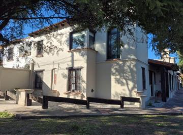 Casa de 6 ambientes, Salta · Casa con 4 Dorm. en Venta en Grand Bourg