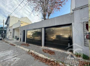 Casa · 220m² · 7 Ambientes · 2 Cocheras · Casa en Venta 7 Ambientes Villa Sarmiento