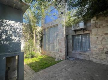 Casa · 80m² · 3 Ambientes · 1 Cochera · Casa 3 Amb con Cochera Berazategui Centro