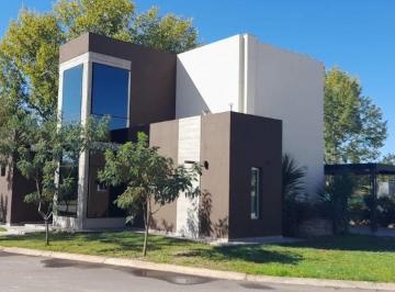 Casa de 5 ambientes, Maipú · Bellisima Casa en Alquiler en Barrio Privado Alba de Tanqay, Maipu