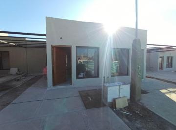 Casa de 5 ambientes, Maipú · Casa Central a Estrenar en Barrio Privado Vista Oliva
