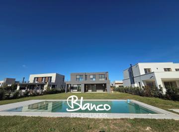 Casa · 200m² · 4 Ambientes · 2 Cocheras · Casa en Venta en El Cantón, Escobar, G. B. a. Zona Norte
