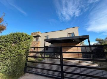 Casa de 7 ambientes, Vistalba · Exclusiva Propiedad en Venta – Barrio Privado La Capilla, Vistalba.