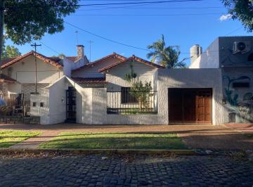 Casa · 300m² · 4 Ambientes · 2 Cocheras · Casa en Banfield Este