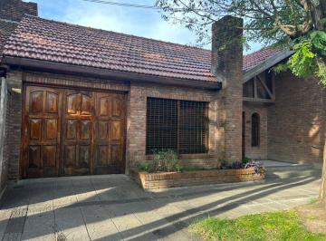 Casa · 111m² · 4 Ambientes · 1 Cochera · Venta Casa en Temperley Oeste