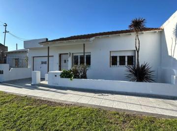 Casa · 70m² · 3 Ambientes · 1 Cochera · Casa en Mar del Plata