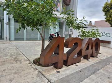 Oficina comercial · 490m² · 14 Ambientes · 6 Cocheras · Venta de Complejo de Oficinas Local Comercial Premium en Cerro de Las Rosas