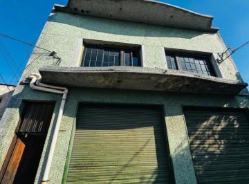 Bodega-Galpón · 340m² · 2 Ambientes · 1 Cochera · Oportunidad! Galpón en Dos Plantas