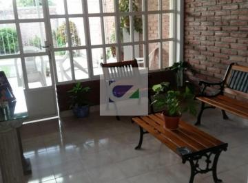 Casa · 160m² · 4 Ambientes · Casa en Venta en Barrio Copiat 2