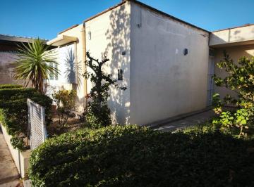Casa · 88m² · 5 Ambientes · 1 Cochera · Casa con Tres Dorm. en Godoy Cruz