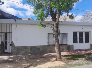 portada · Casa de 2 Dorm. Venta Patio Exclusivo Parque Field Rosario