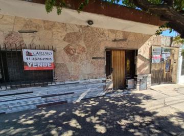 Casa · 249m² · 7 Ambientes · 1 Cochera · Casa en Quilmes Oeste