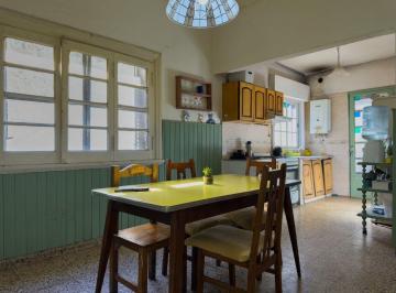 Casa · 522m² · 2 Ambientes · 1 Cochera · Lote en La Plata, Berisso. Casa con Cochera. Lote de 10x60
