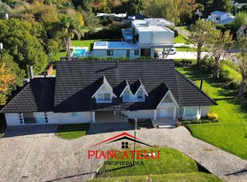Casa · 1521m² · 5 Ambientes · Venta de Casa 4 Ambientes en San Diego Moreno