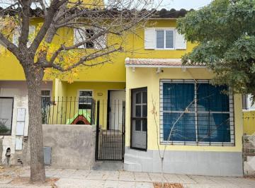 Casa · 113m² · 4 Ambientes · En Venta | Duplex 3 Dorm. Local Comercial | Barrio Melipal | Neuquén