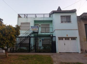 Casa · 210m² · 4 Ambientes · 1 Cochera · Casa en Venta en San Justo