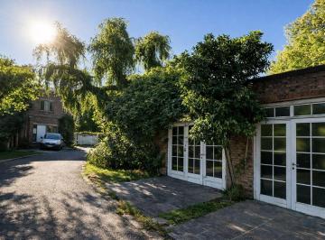Casa de 9 ambientes, Rosario · Casa en Venta Fisherton "Barrio Green Village"