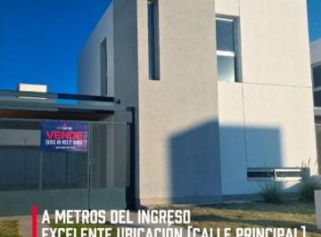 Casa de 5 ambientes, Córdoba · La Mejor Ubicacion del Barrio a m del Ingreso por La Av Principal!
