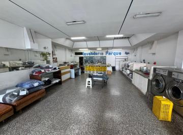 Local comercial · 147m² · Alquiler Local Frente 200 Mtrs V/parque No Expensas