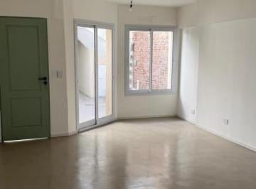 PH · 88m² · 3 Ambientes · 1 Cochera · Venta PH 3 Ambientes con Patio y Cochera – Villa Pueyrredón