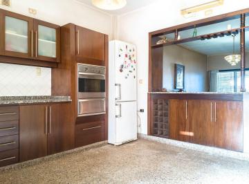 Casa · 395m² · 4 Ambientes · 2 Cocheras · Casa 4 Amb en Gerli con Gran Parque