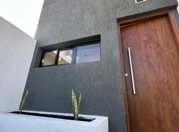 Casa · 50m² · 2 Ambientes · Don Bosco y Morath. Casa en Alquiler. 2 Dorm.