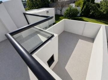 Casa · 110m² · 4 Ambientes · 1 Cochera · Duplex a Estrenar - 3 Dorm - 2 Baños - Bº Sanchez Elias