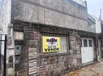 PH · 65m² · 3 Ambientes · 1 Cochera · San Pedro 4800. PH 3 Ambientes Al Frente.