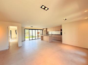 Casa · 110m² · 4 Ambientes · 2 Cocheras · Venta Casa Dos Dorm. C/ Pileta Docta Córdoba