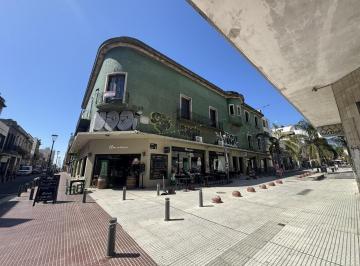 Edificio · 1039m² · Edificio en Block Sobre Peatonal Sarandi - Ya con Renta