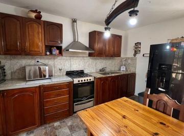 Casa · 118m² · 5 Ambientes · 1 Cochera · Venta Casa 2 Dormitorio Más Departamento B Mirador